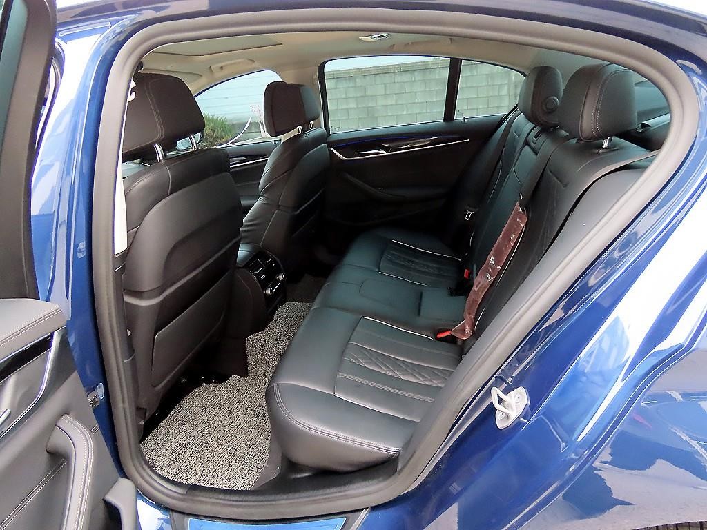 BMW 5시리즈 5시리즈 (G30) 523d xDrive 럭셔리 이미지 6