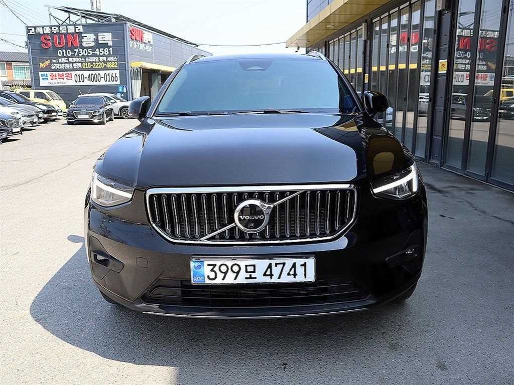 볼보 XC40 B4 AWD 얼티메이트 브라이트 이미지 1