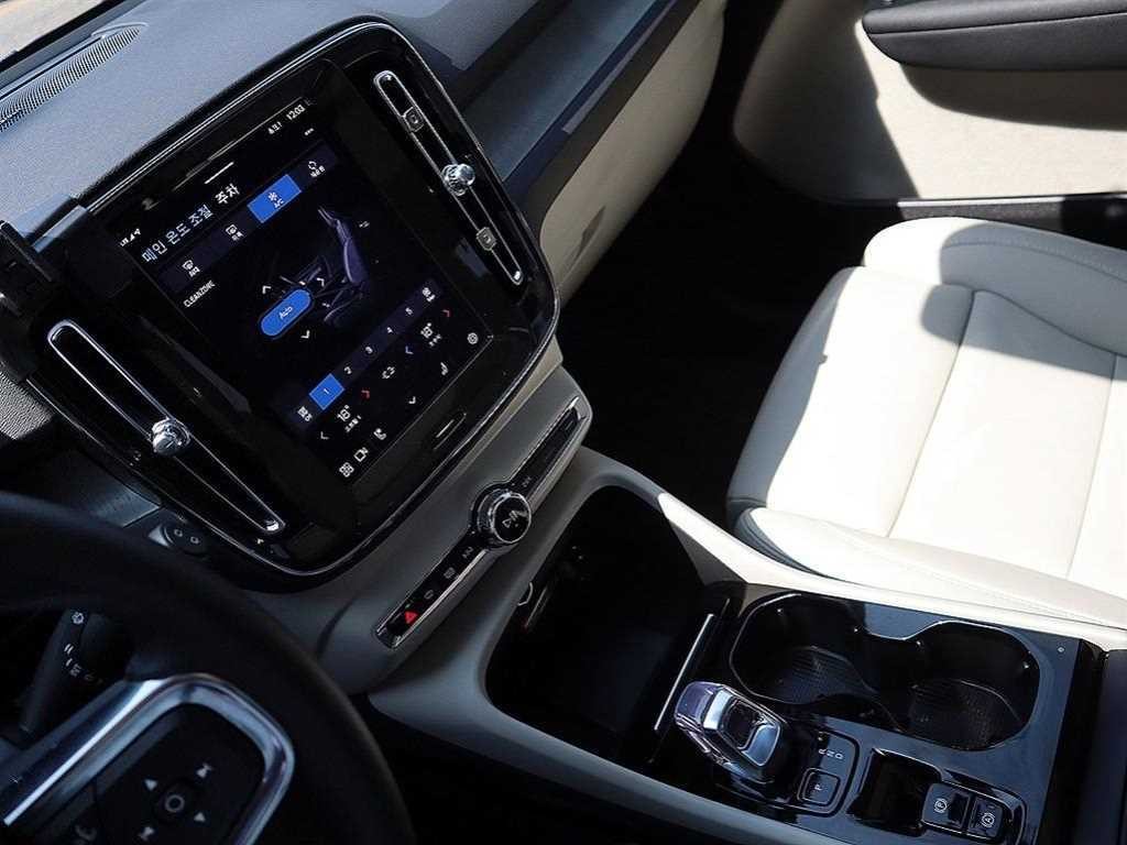 볼보 XC40 B4 AWD 얼티메이트 브라이트 이미지 10