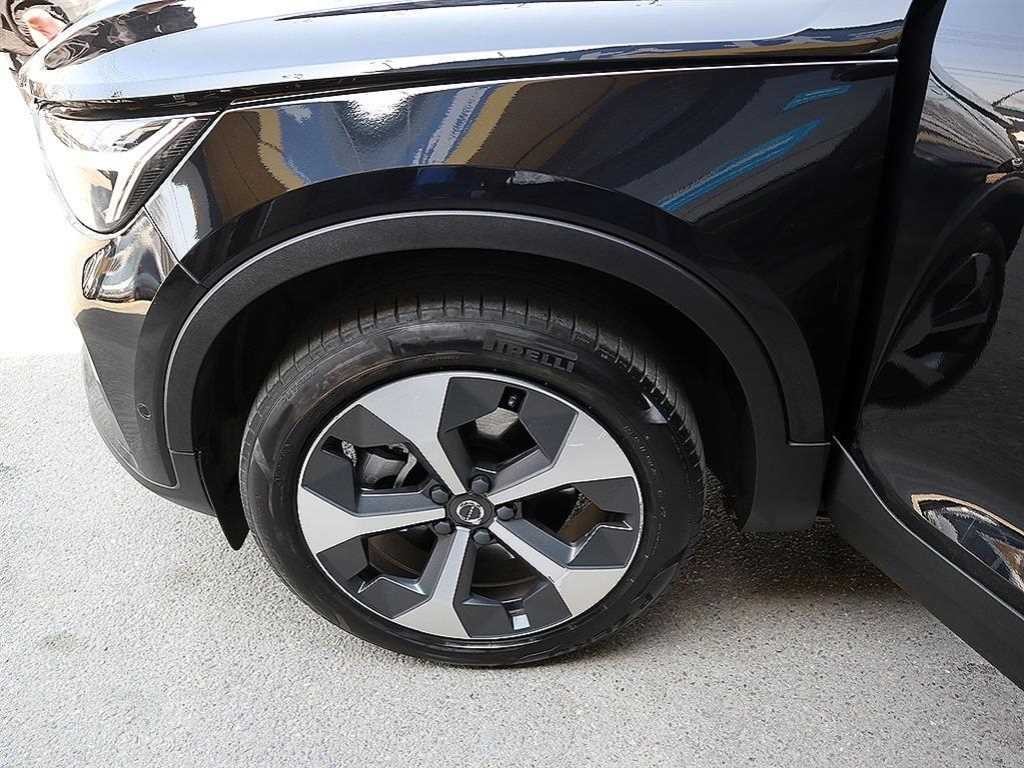 볼보 XC40 B4 AWD 얼티메이트 브라이트 이미지 18