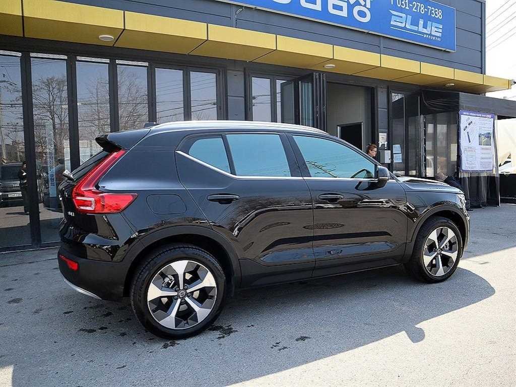볼보 XC40 B4 AWD 얼티메이트 브라이트 이미지 3