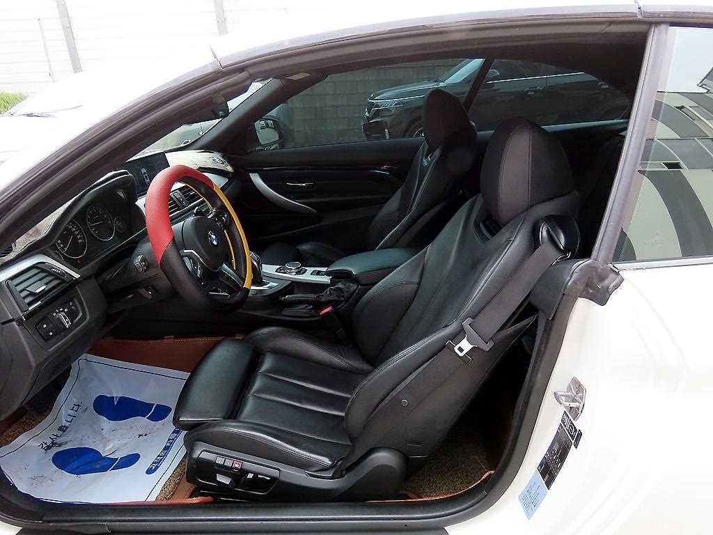 BMW 4시리즈 4시리즈 (F32) 428i 컨버터블 M 스포츠 이미지 9