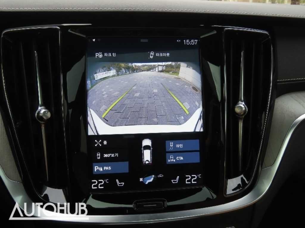 볼보 V60 V60 크로스 컨트리 2세대 2.0 T5 프로 AWD 이미지 10