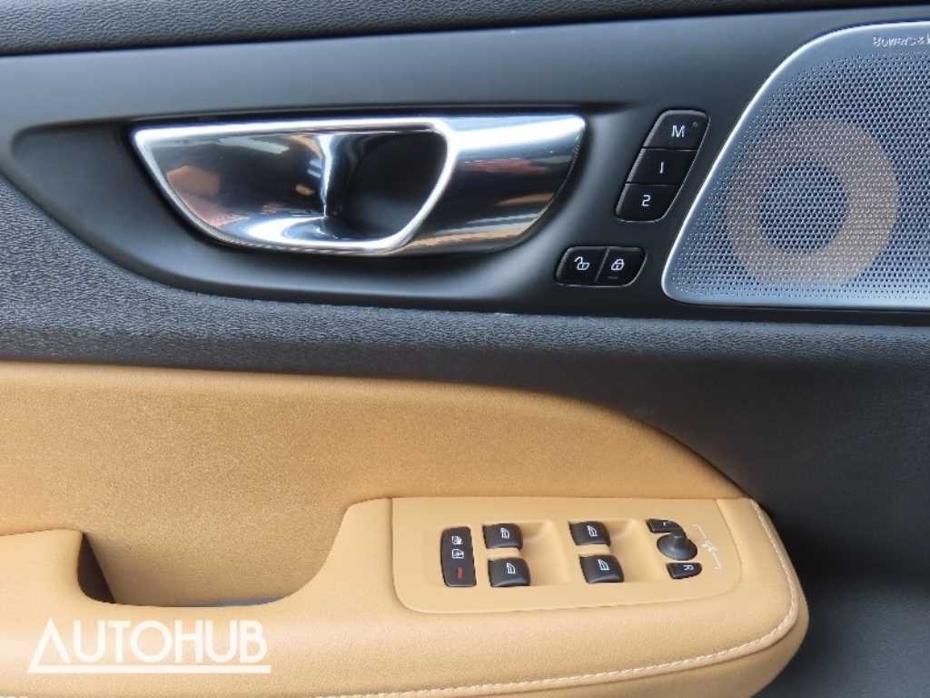 볼보 V60 V60 크로스 컨트리 2세대 2.0 T5 프로 AWD 이미지 13