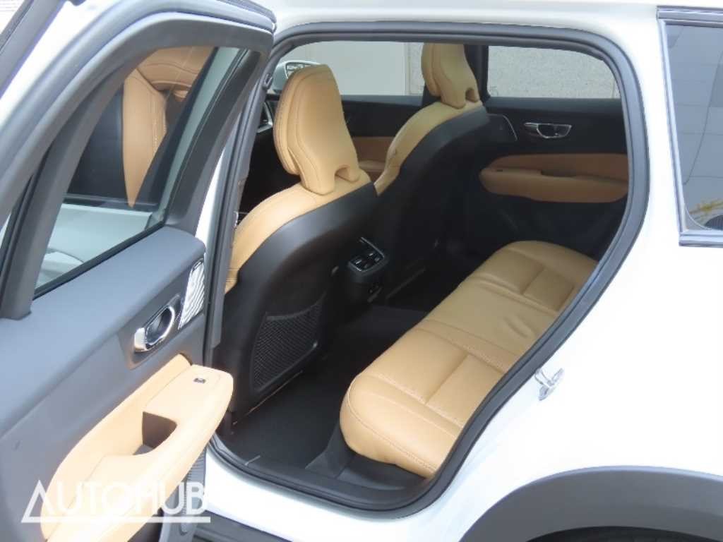 볼보 V60 V60 크로스 컨트리 2세대 2.0 T5 프로 AWD 이미지 15