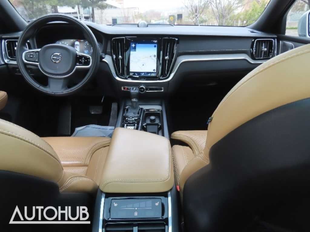 볼보 V60 V60 크로스 컨트리 2세대 2.0 T5 프로 AWD 이미지 16