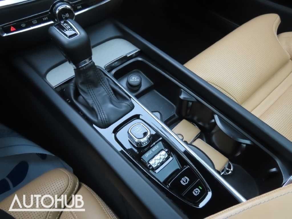 볼보 V60 V60 크로스 컨트리 2세대 2.0 T5 프로 AWD 이미지 7