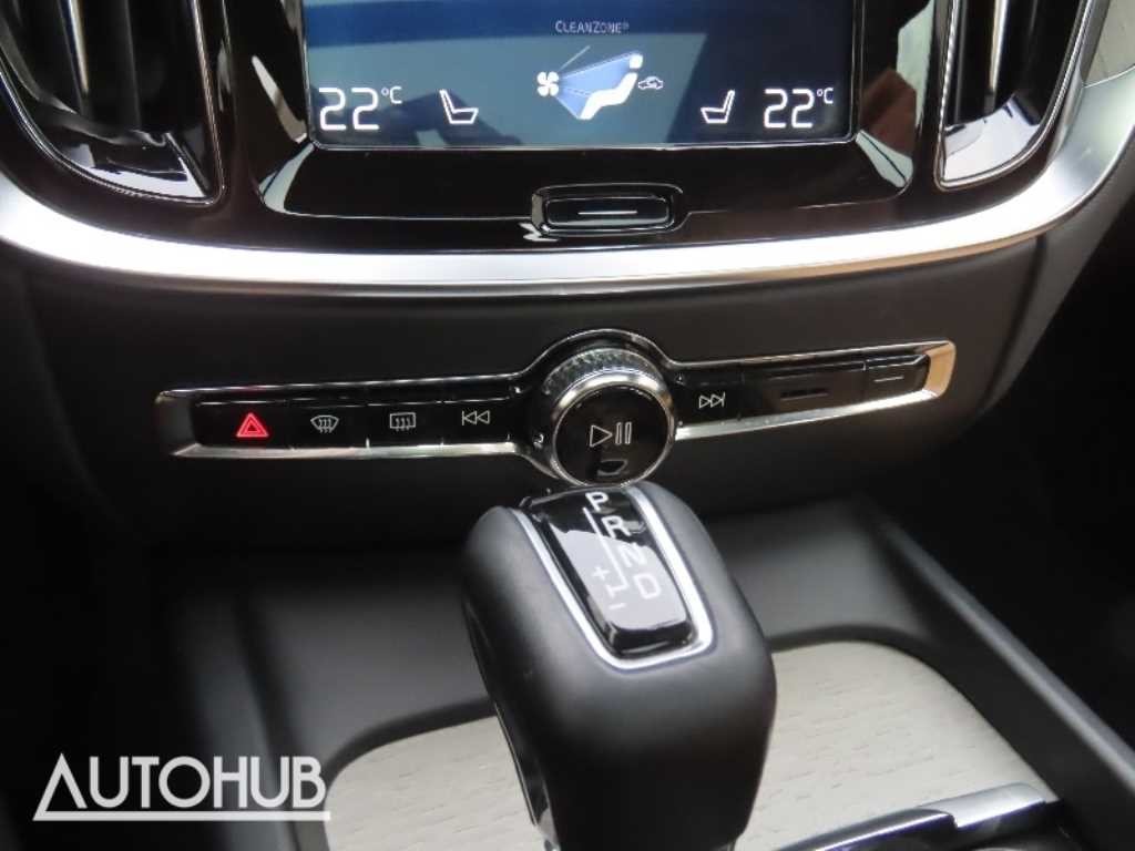 볼보 V60 V60 크로스 컨트리 2세대 2.0 T5 프로 AWD 이미지 8