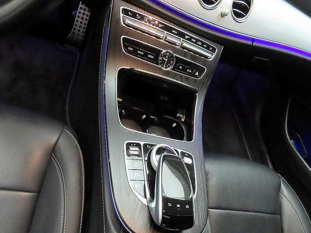 벤츠 E 클래스 E-클래스 W213 E250 아방가르드 이미지 16