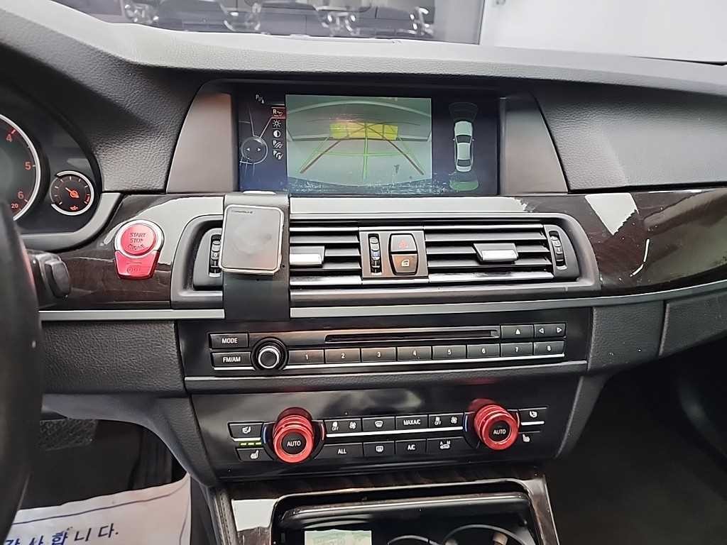BMW 5시리즈 5시리즈 (F10) 525d xDrive 이미지 10