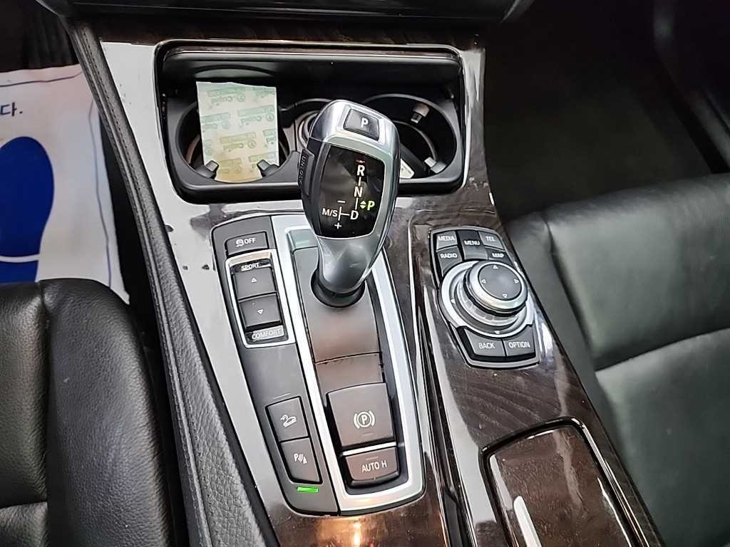 BMW 5시리즈 5시리즈 (F10) 525d xDrive 이미지 8