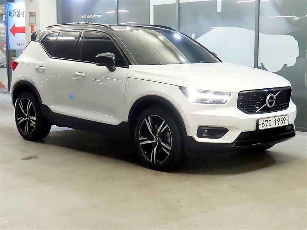 볼보 XC40 T4 4WD R-디자인 이미지 1