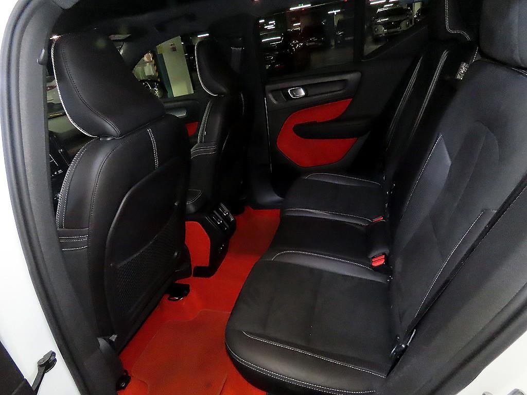 볼보 XC40 T4 4WD R-디자인 이미지 7