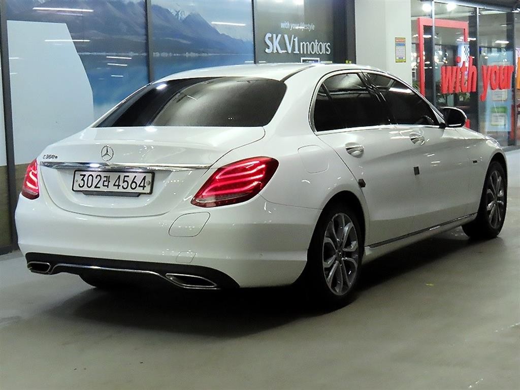 벤츠 C 클래스 C클래스 W205 C350e 이미지 4