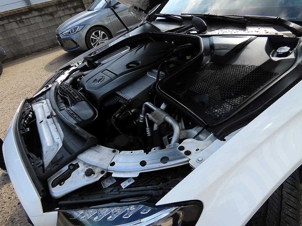 벤츠 C 클래스 C클래스 W205 C200 쿠페 이미지 18