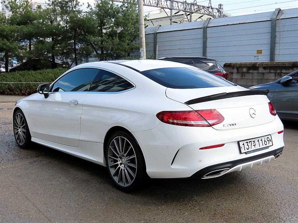 벤츠 C 클래스 C클래스 W205 C200 쿠페 이미지 3