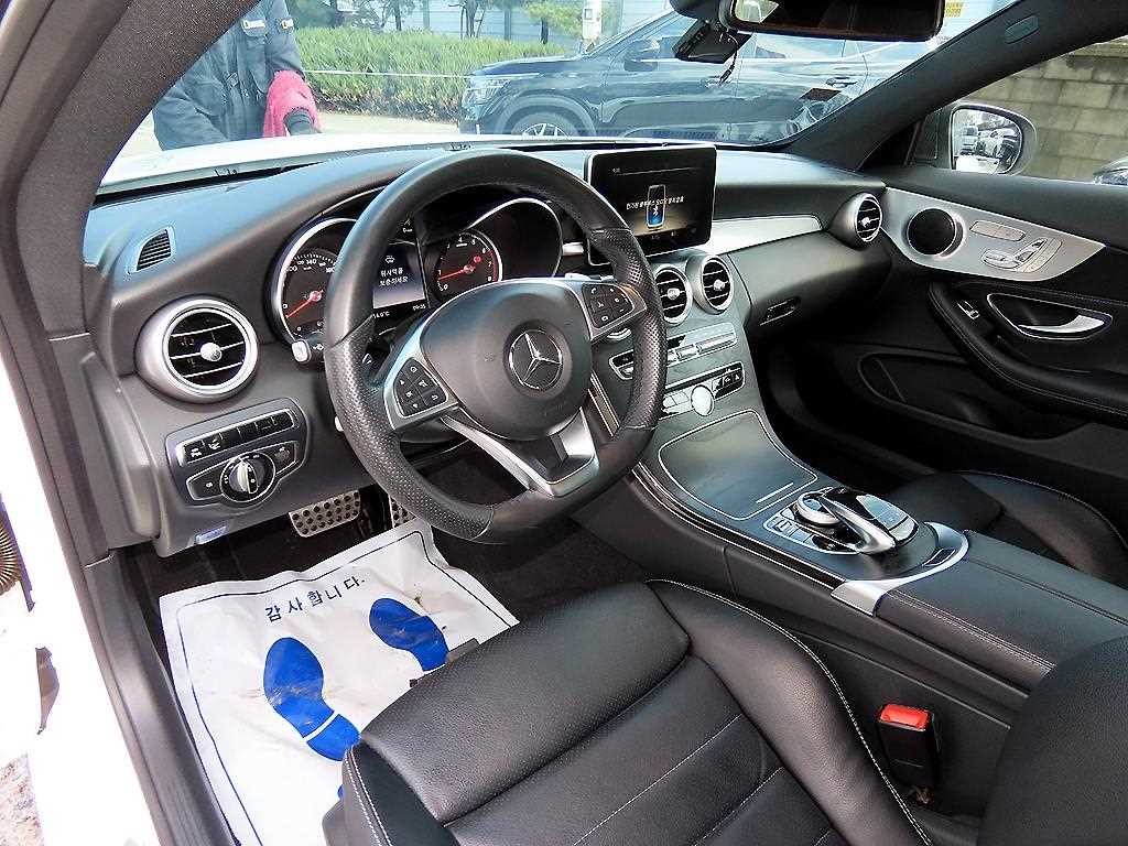 벤츠 C 클래스 C클래스 W205 C200 쿠페 이미지 7