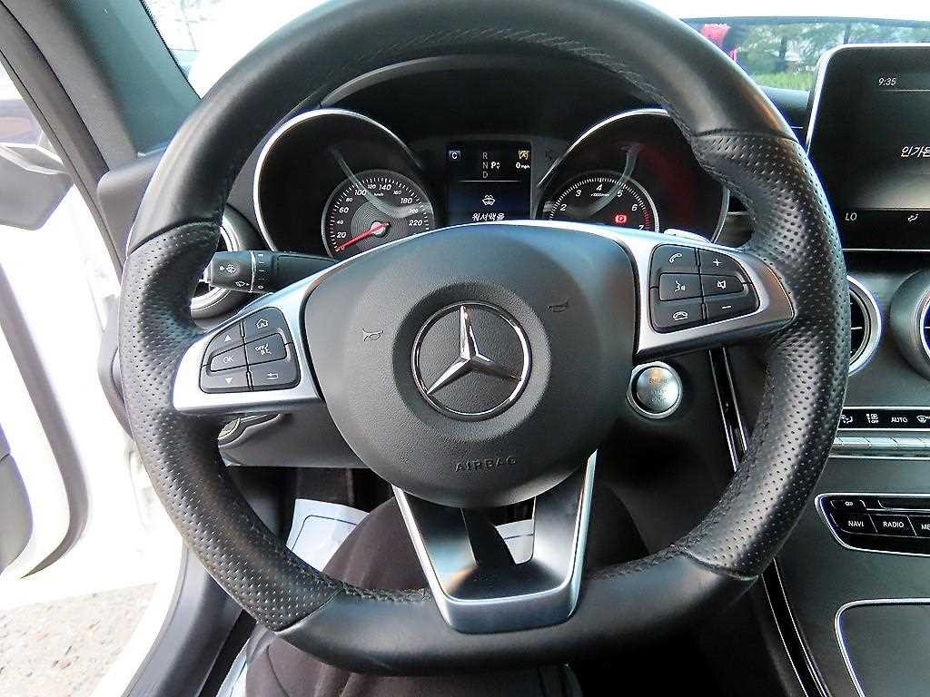 벤츠 C 클래스 C클래스 W205 C200 쿠페 이미지 8