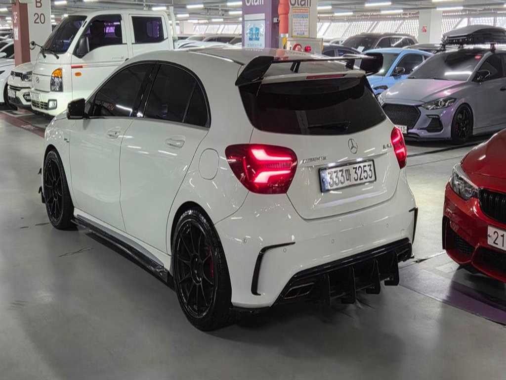 벤츠 A 클래스 A클래스 W176 A45 AMG 4MATIC 이미지 4