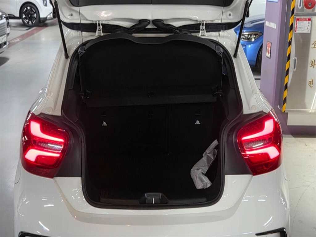 벤츠 A 클래스 A클래스 W176 A45 AMG 4MATIC 이미지 6