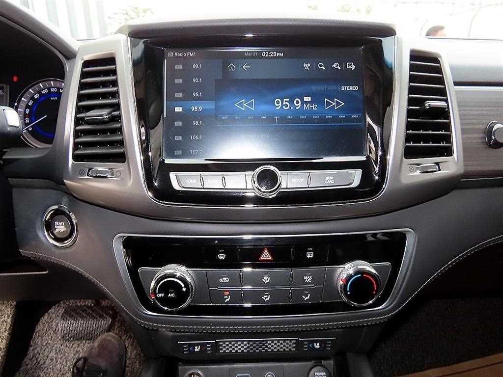 KG모빌리티(쌍용) 렉스턴 G4렉스턴 디젤 2.2 2WD 럭셔리 이미지 14