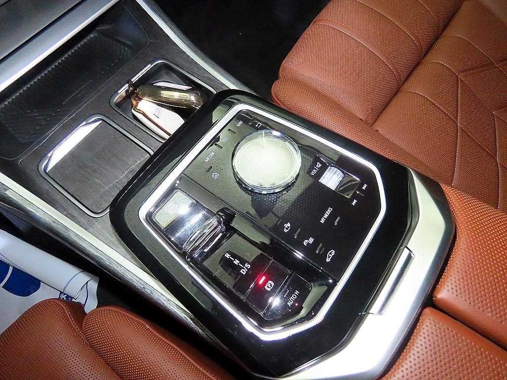 BMW 7시리즈 7시리즈 (G70) 750e xDrive M 스포츠 이미지 12