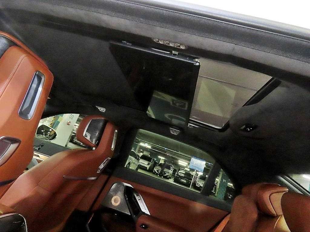 BMW 7시리즈 7시리즈 (G70) 750e xDrive M 스포츠 이미지 16
