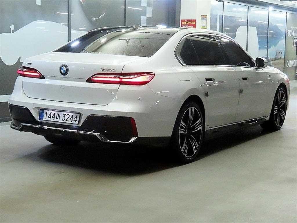 BMW 7시리즈 7시리즈 (G70) 750e xDrive M 스포츠 이미지 4