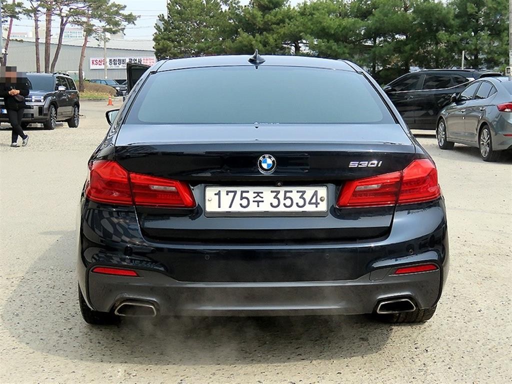 BMW 5시리즈 5시리즈 (G30) 530i M 스포츠 플러스 이미지 4