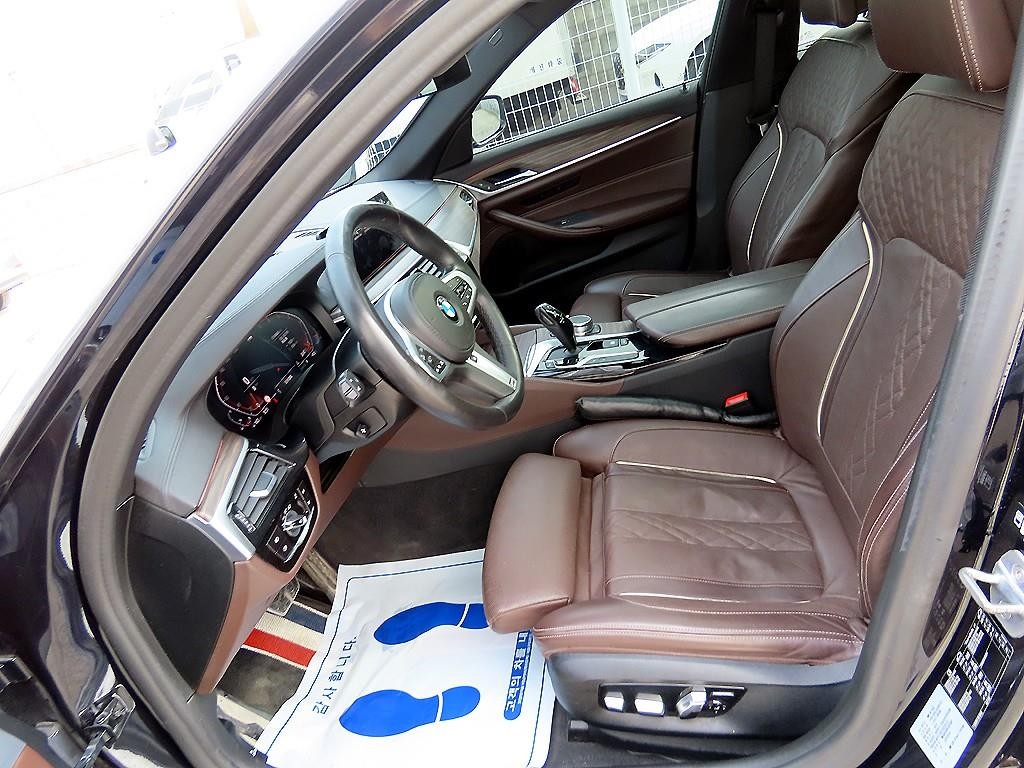 BMW 5시리즈 5시리즈 (G30) 530i M 스포츠 플러스 이미지 5
