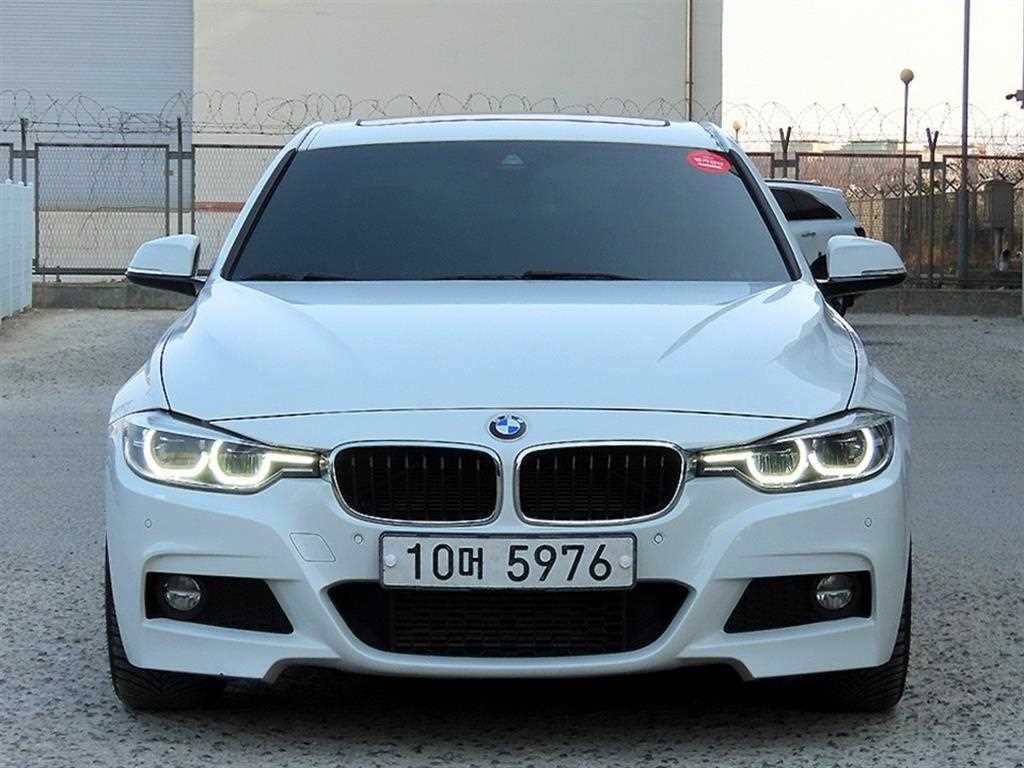 BMW 3시리즈 3시리즈 (F30) 320i M 스포츠 이미지 1