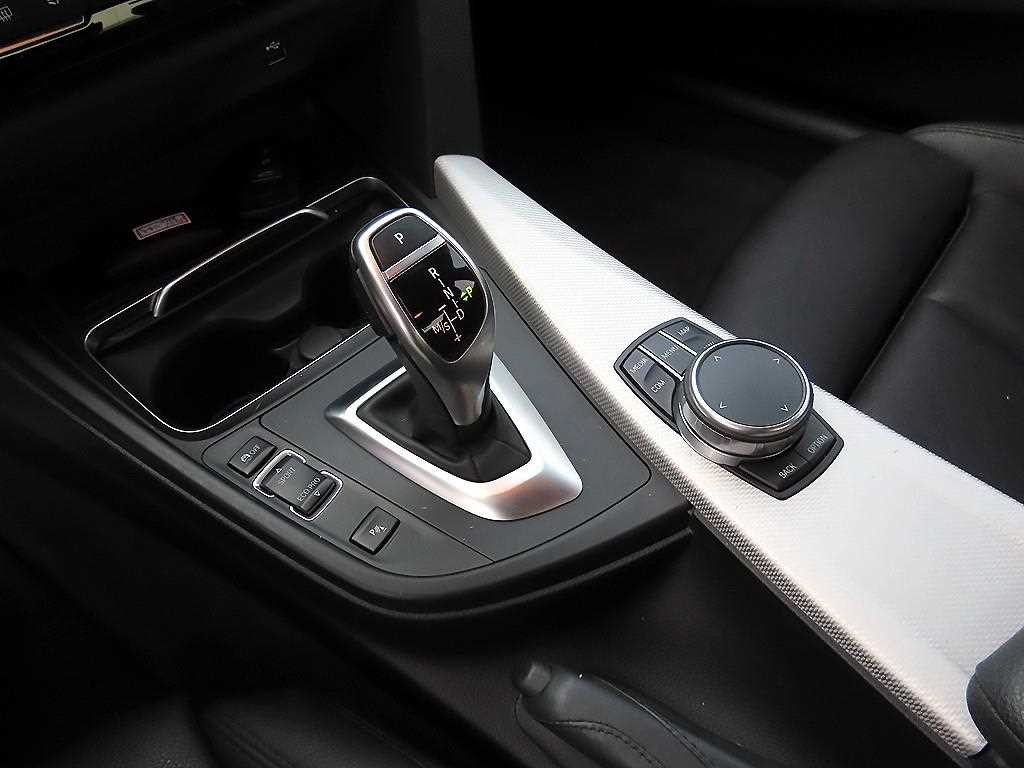BMW 3시리즈 3시리즈 (F30) 320i M 스포츠 이미지 11