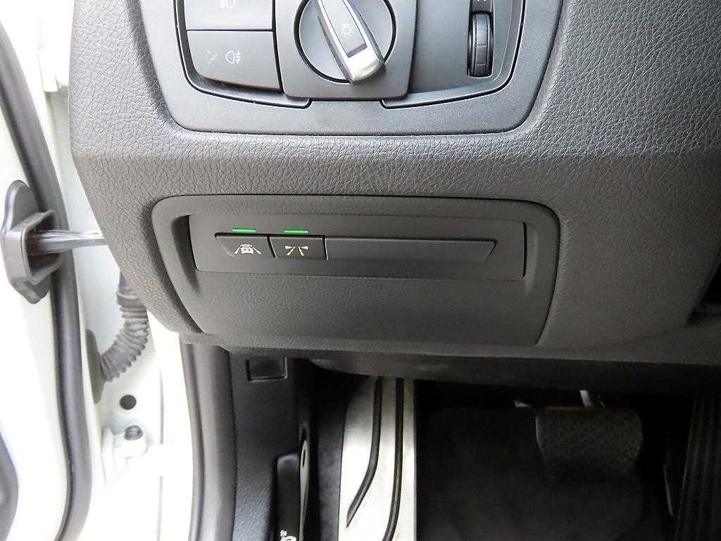 BMW 3시리즈 3시리즈 (F30) 320i M 스포츠 이미지 13