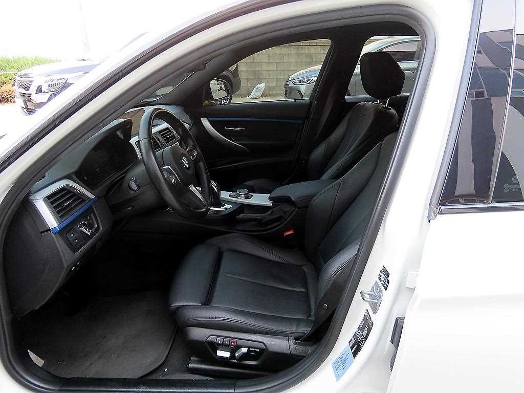 BMW 3시리즈 3시리즈 (F30) 320i M 스포츠 이미지 5