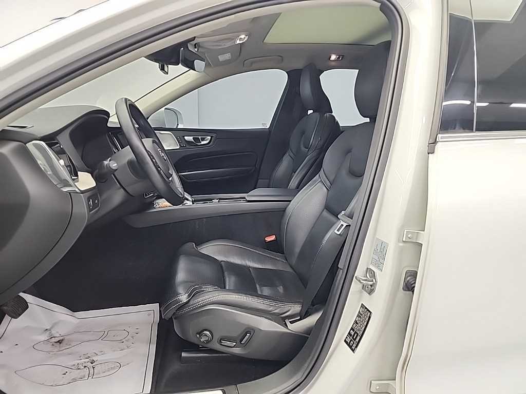 볼보 XC60 XC60(2세대) B5 AWD 인스크립션 이미지 11