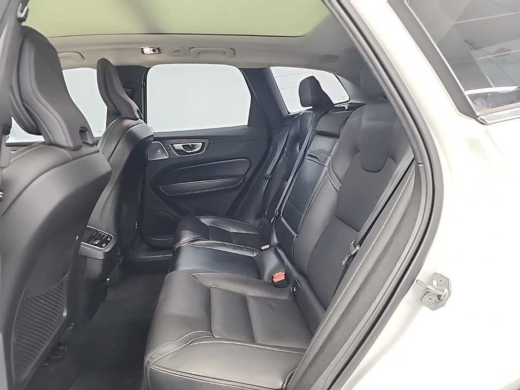 볼보 XC60 XC60(2세대) B5 AWD 인스크립션 이미지 12