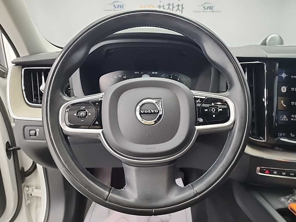 볼보 XC60 XC60(2세대) B5 AWD 인스크립션 이미지 9