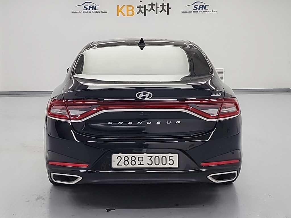 현대 그랜저 그랜저 IG 2.2 VGT 프리미엄 이미지 3