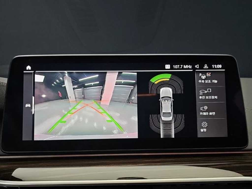 BMW 5시리즈 5시리즈 (G30) 520i 럭셔리 이미지 12