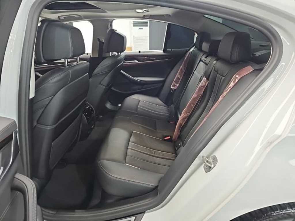 BMW 5시리즈 5시리즈 (G30) 520i 럭셔리 이미지 18