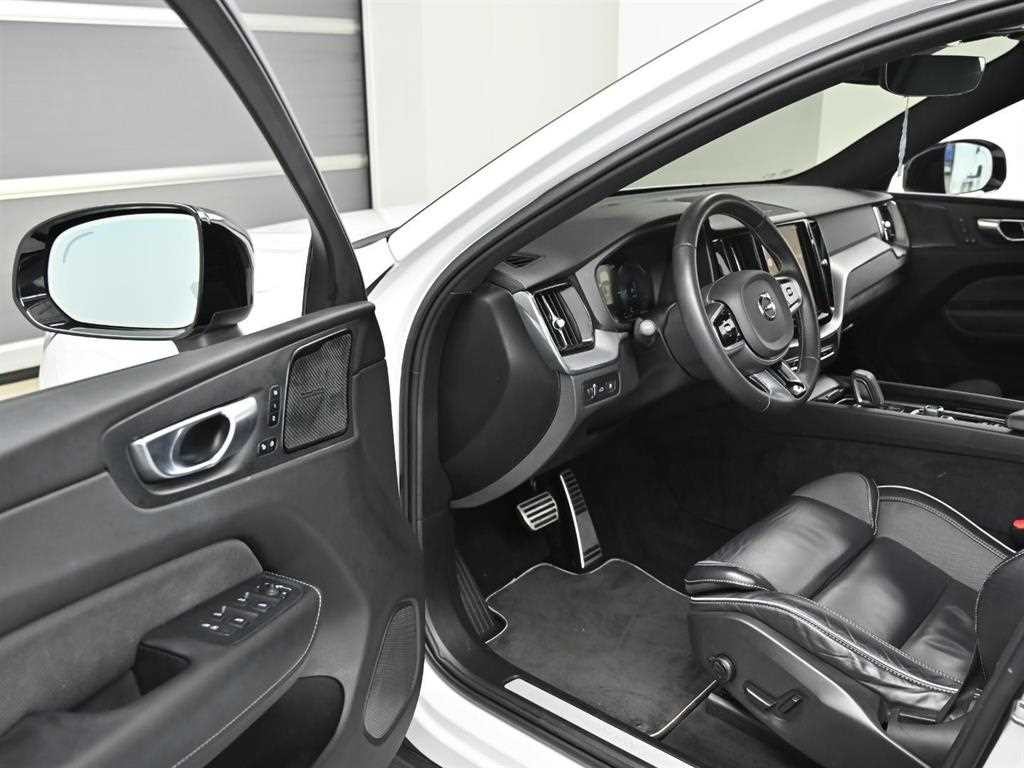볼보 XC60 XC60(2세대) T8 AWD R-디자인 이미지 11