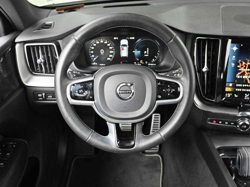 볼보 XC60 XC60(2세대) T8 AWD R-디자인 이미지 13