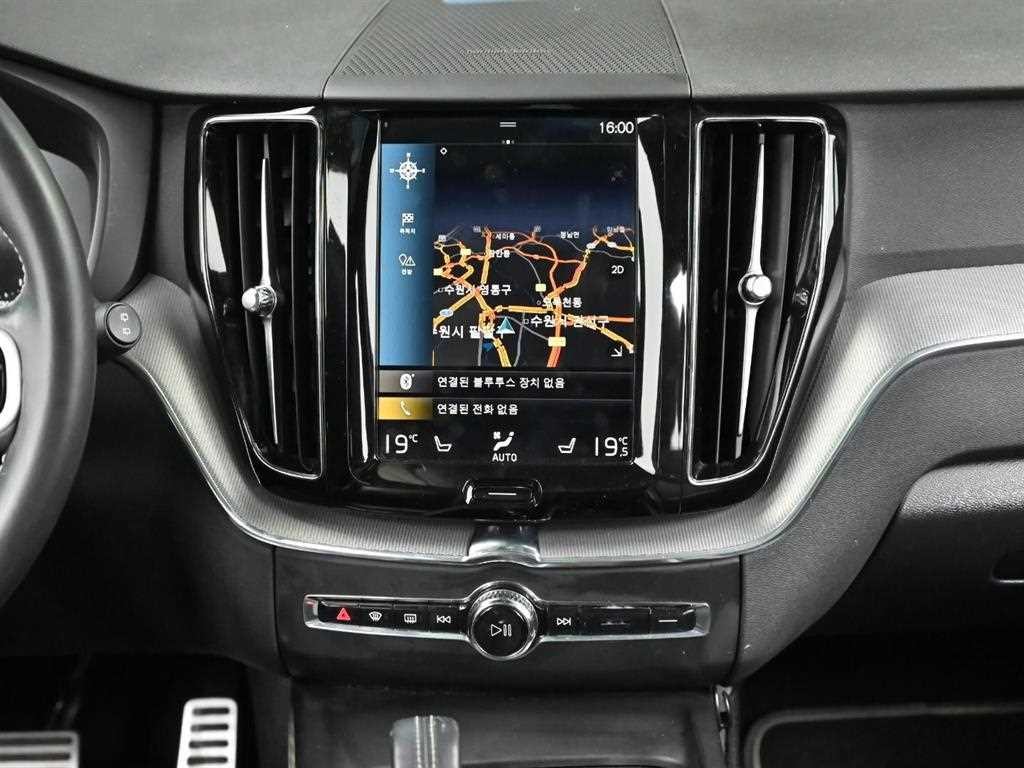 볼보 XC60 XC60(2세대) T8 AWD R-디자인 이미지 14