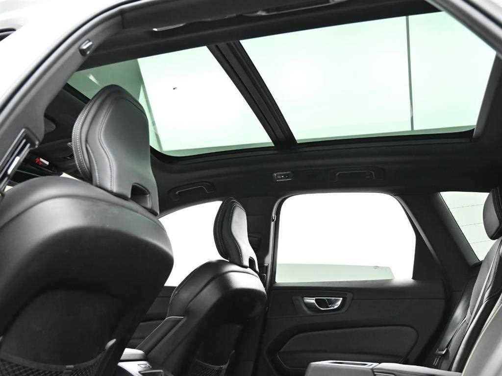 볼보 XC60 XC60(2세대) T8 AWD R-디자인 이미지 18