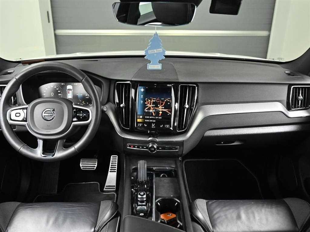 볼보 XC60 XC60(2세대) T8 AWD R-디자인 이미지 7