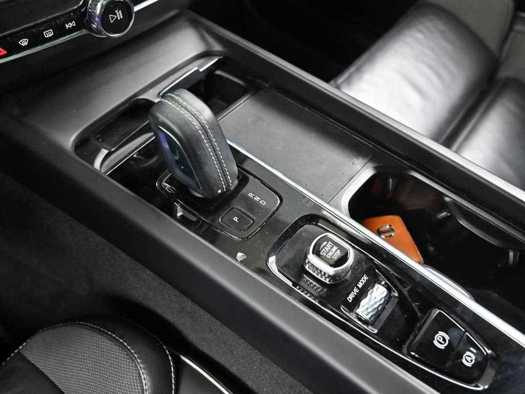 볼보 XC60 XC60(2세대) T8 AWD R-디자인 이미지 9