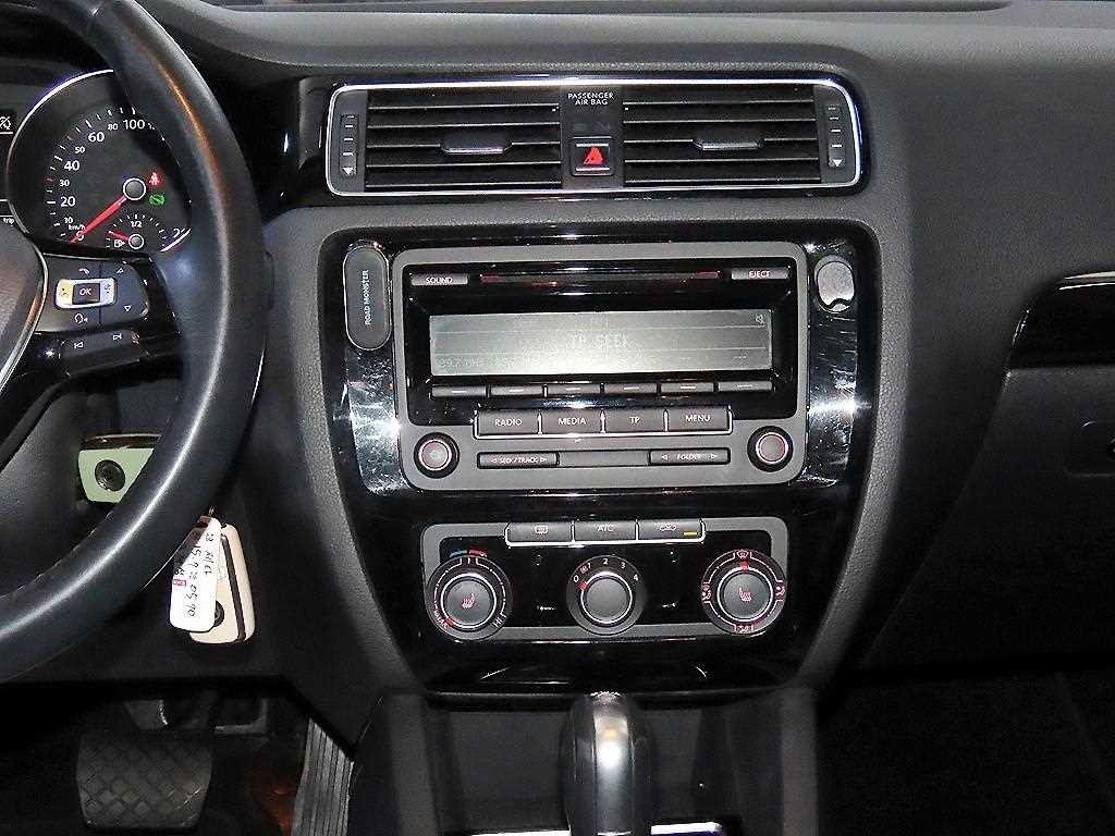 폭스바겐 제타 뉴 제타 2.0 TDI 블루모션 6세대 이미지 11