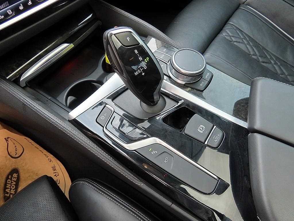 BMW 5시리즈 5시리즈 (G30) 540i xDrive 럭셔리 플러스 이미지 12