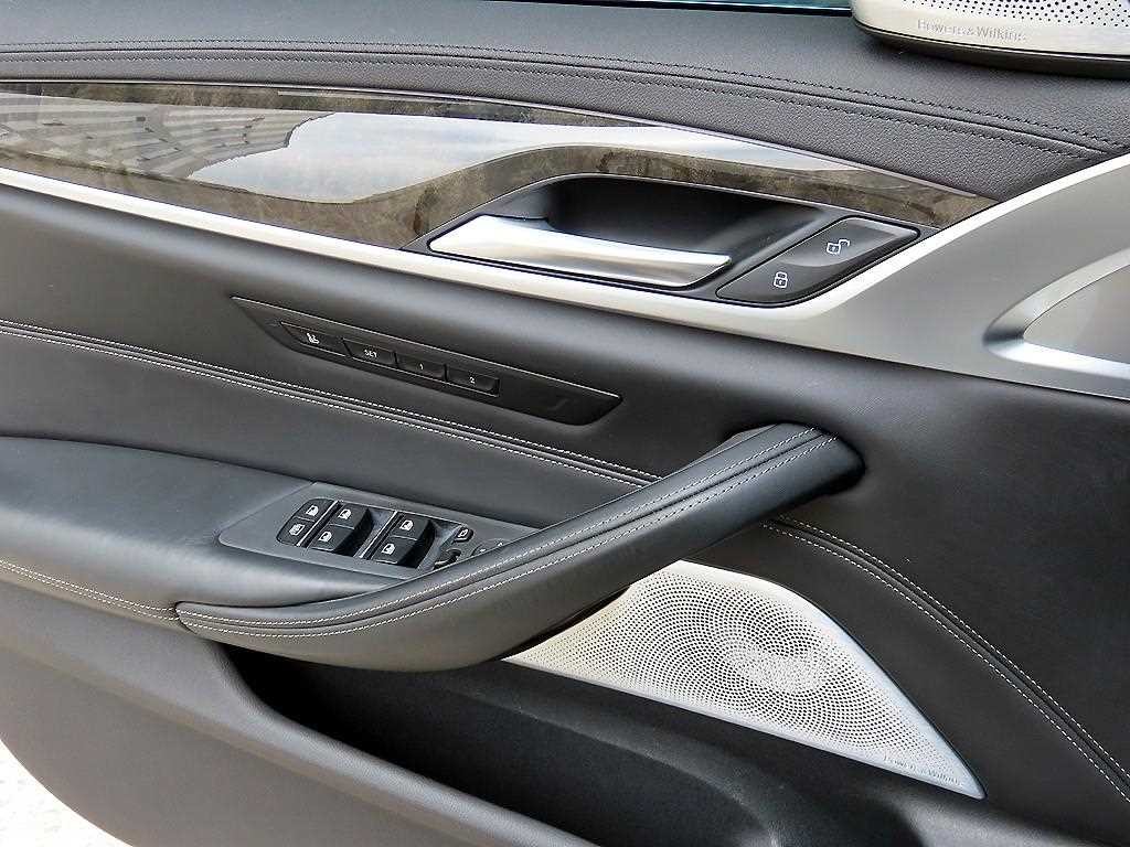 BMW 5시리즈 5시리즈 (G30) 540i xDrive 럭셔리 플러스 이미지 13