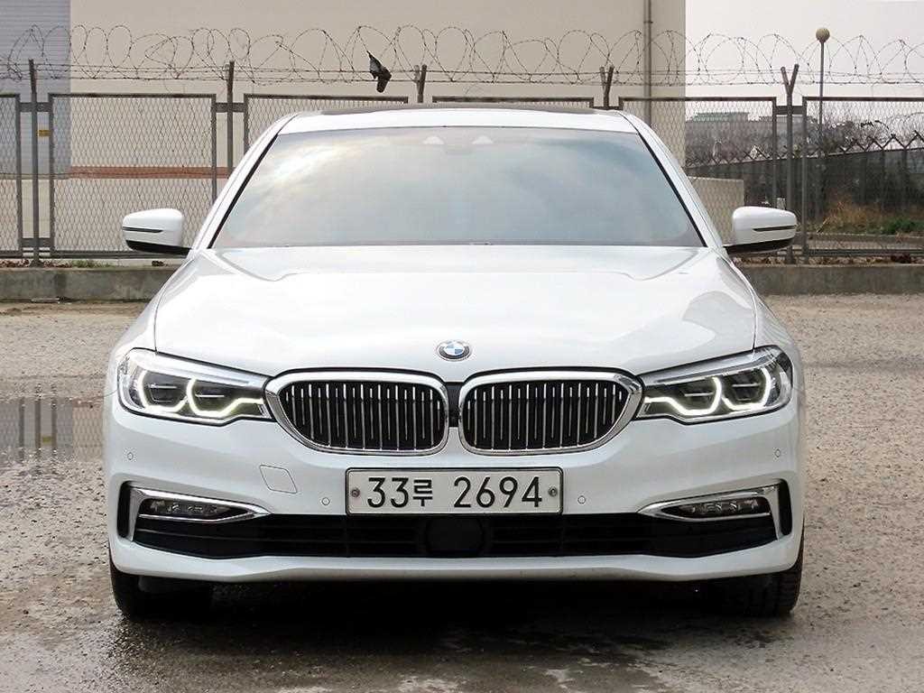 BMW 5시리즈 5시리즈 (G30) 540i xDrive 럭셔리 플러스 이미지 2